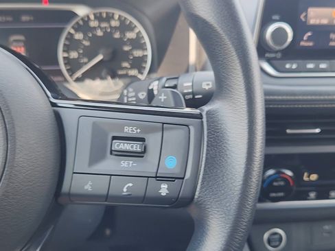 Used 2023 Nissan Rogue SV AWD/4WD image 23