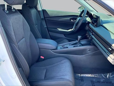 Used 2023 Honda Accord EX image 8