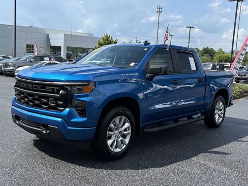 Used 2022 Chevrolet Silverado 1500 Custom AWD/4WD image 2