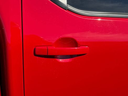 Certified 2025 Nissan Frontier SV image 10