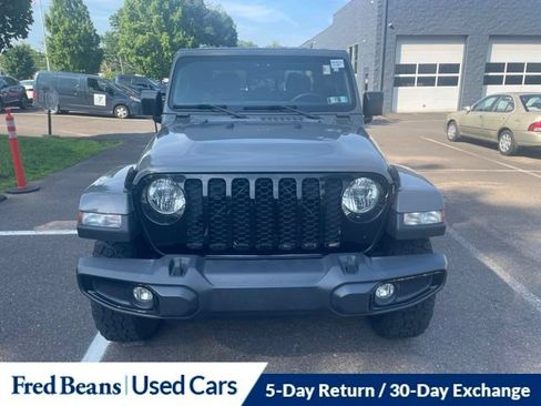 Used 2023 Jeep Gladiator Sport AWD/4WD image 2