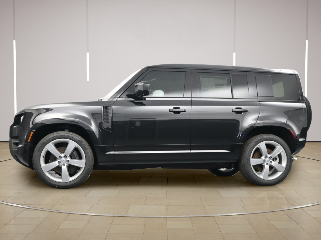Used 2025 Land Rover Defender 110 X-Dynamic SE AWD/4WD image 28