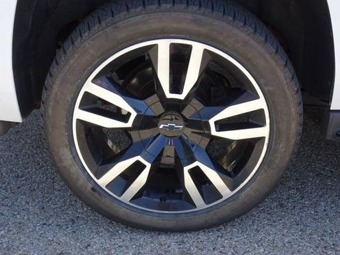 Used 2018 Chevrolet Tahoe Premier AWD/4WD image 30
