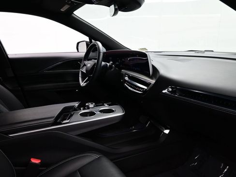 Used 2024 Cadillac Lyriq Luxury RWD image 11