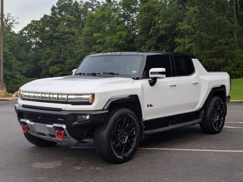 Used 2025 GMC Hummer EV 2X w/ LPO, Sport Package AWD/4WD image 5