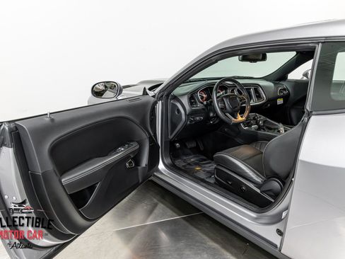 Used 2016 Dodge Challenger SRT Hellcat RWD image 78