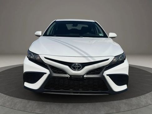 Used 2021 Toyota Camry SE image 8
