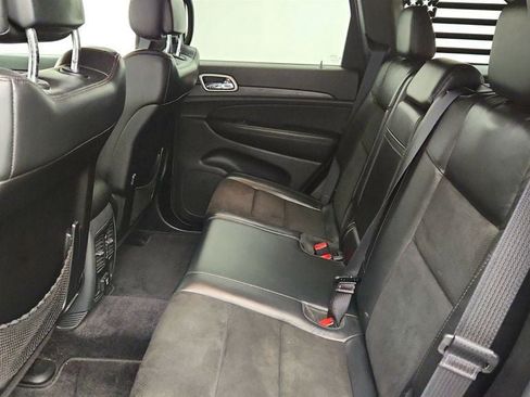 Used 2018 Jeep Grand Cherokee Altitude image 20