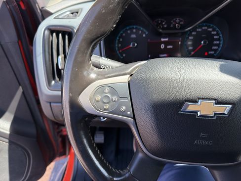 Used 2019 Chevrolet Colorado Z71 AWD/4WD image 16