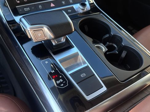 Used 2022 Audi Q8 Premium Plus image 21