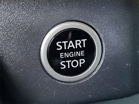 Used 2021 Nissan Rogue SV image 19