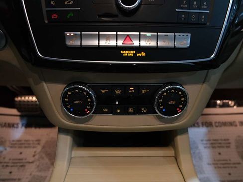 Used 2019 Mercedes-Benz GLE 400 4MATIC w/ Premium 1 Package image 31