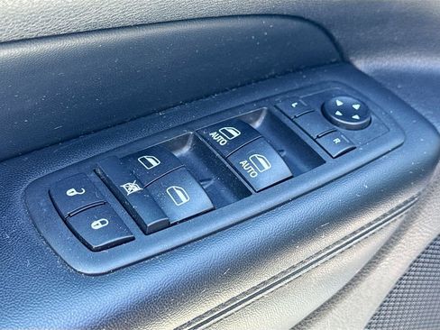 Used 2018 Jeep Grand Cherokee Limited AWD/4WD image 17