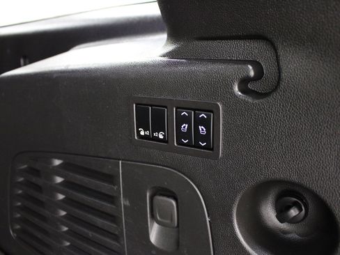 Used 2019 Cadillac Escalade ESV Platinum AWD/4WD image 23