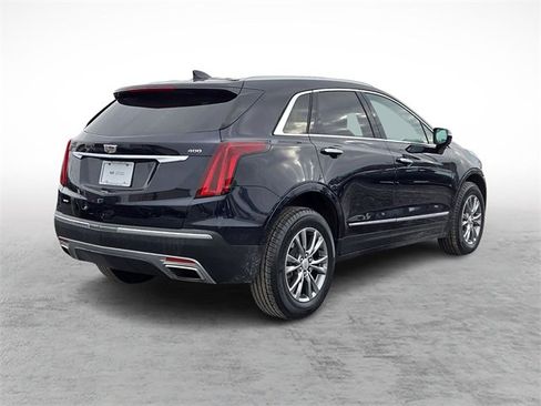 Certified 2022 Cadillac XT5 Premium Luxury image 5