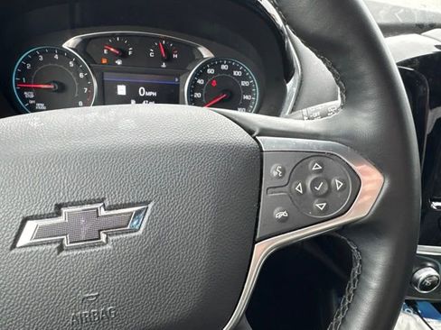 Used 2023 Chevrolet Traverse RS AWD/4WD image 10