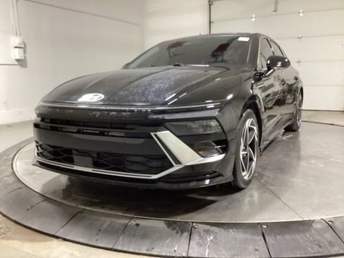 Used 2024 Hyundai Sonata SEL w/ Convenience Package image 3