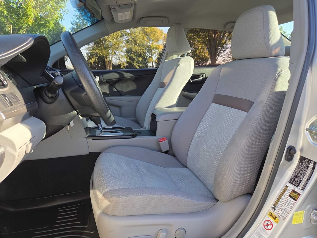 Used 2014 Toyota Camry LE FWD image 10