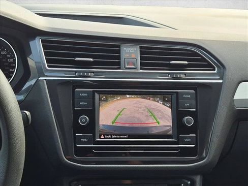Used 2021 Volkswagen Tiguan S FWD image 11