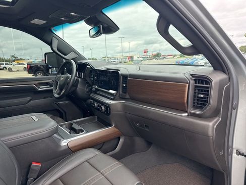 Used 2024 Chevrolet Silverado 2500 High Country w/ Z71 Off-Road Package image 21