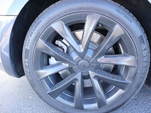 Used 2022 Tesla Model 3 Long Range image 15