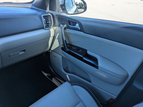 Used 2020 Kia Sportage SX FWD image 17
