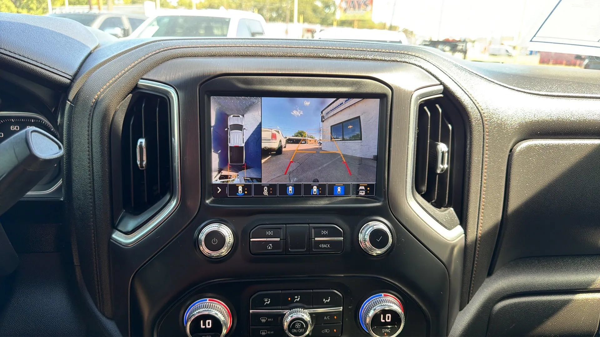 Used 2020 GMC Sierra 2500 AT4 w/ AT4 Premium Package AWD/4WD image 25