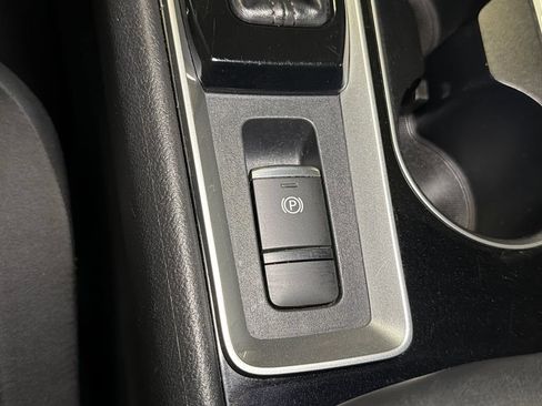 Used 2024 Nissan Altima 2.5 SV AWD/4WD image 31