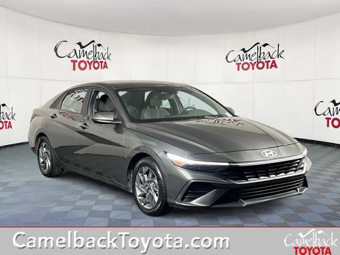 Used 2024 Hyundai Elantra SEL image 1