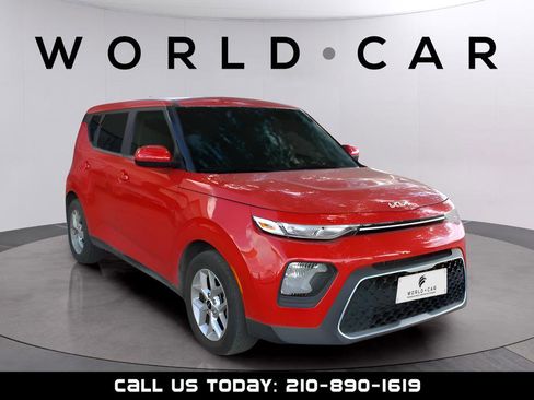Used 2022 Kia Soul LX w/ Technology Package image 1