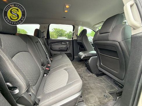 Used 2010 Chevrolet Traverse LT w/ Personal Connectivity Package FWD image 18