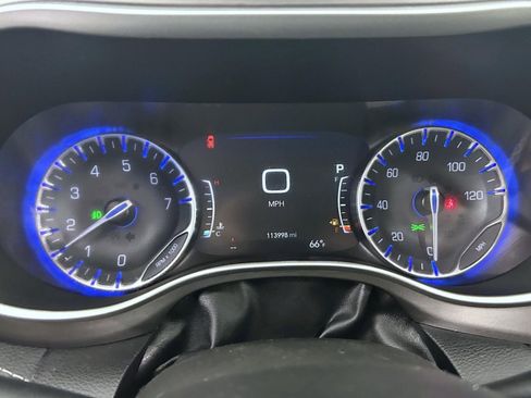 Used 2021 Chrysler Pacifica Touring-L w/ Premium & Safety Sphere Group image 14