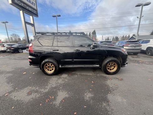 Used 2019 Lexus GX 460 image 4