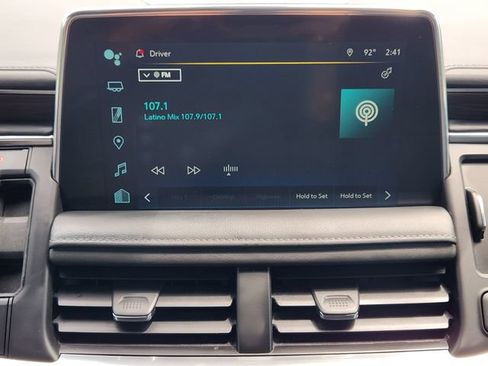 Used 2022 Chevrolet Suburban Z71 w/ Luxury Package AWD/4WD image 17