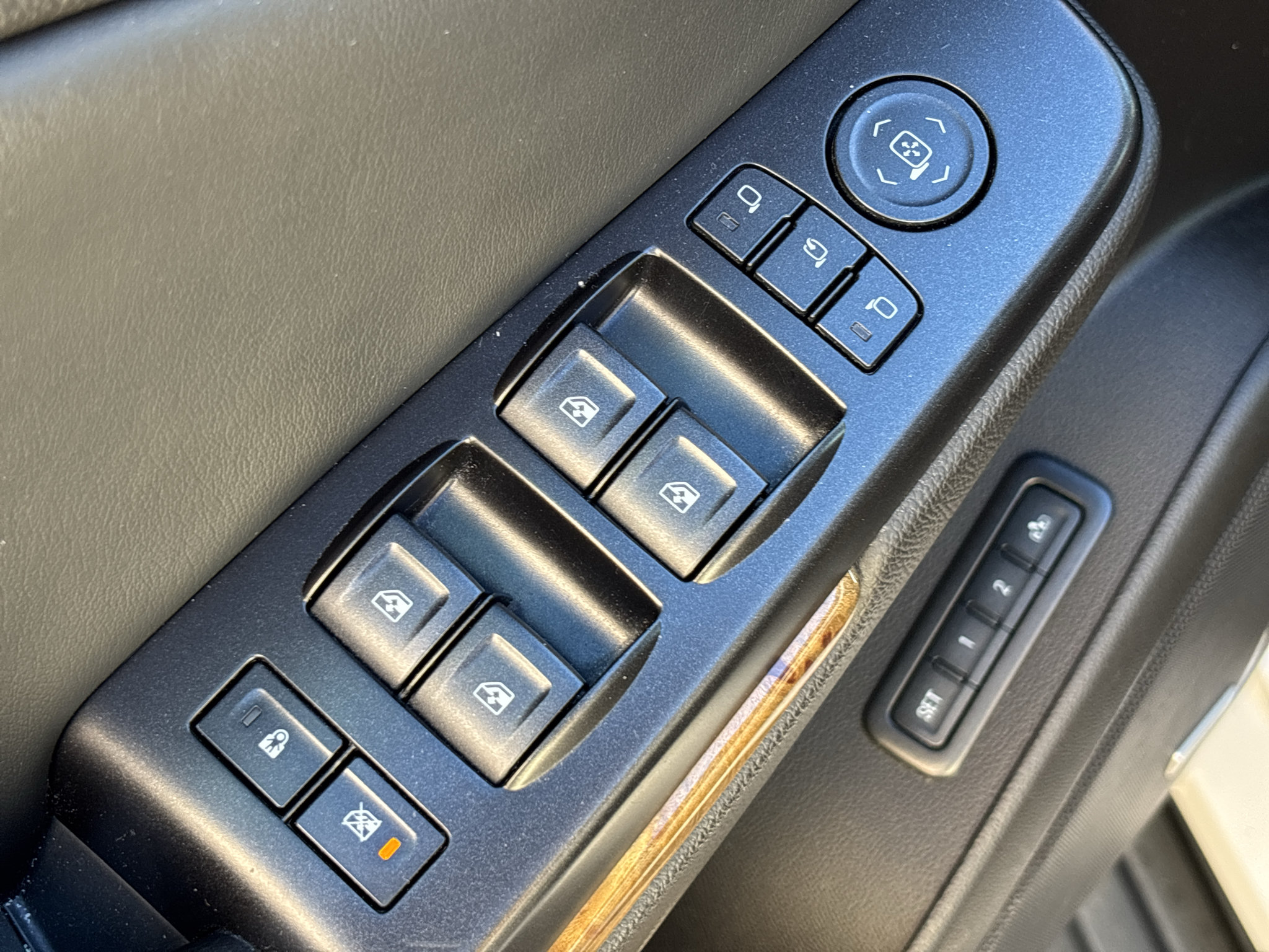 Used 2016 GMC Yukon Denali w/ Open Road Package AWD/4WD image 14