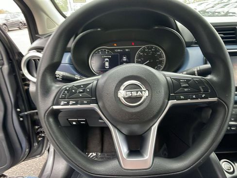 Used 2023 Nissan Versa SV FWD image 18