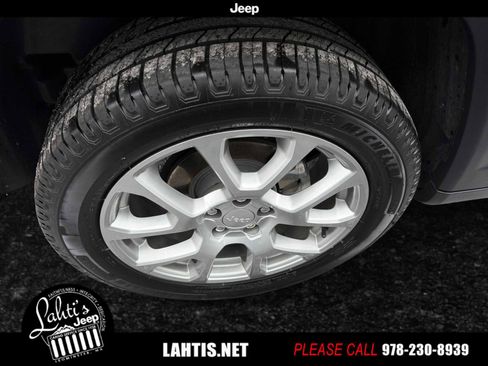 Certified 2023 Jeep Compass Latitude image 23