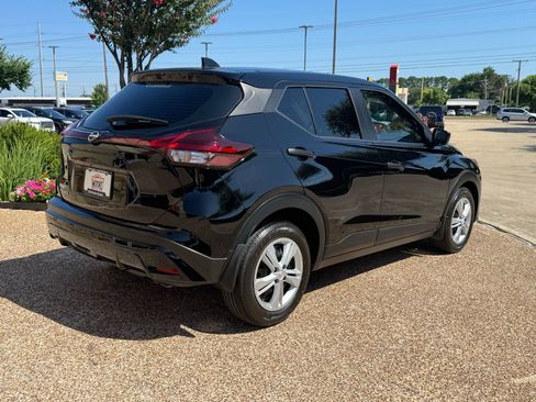 Used 2024 Nissan Kicks S image 8