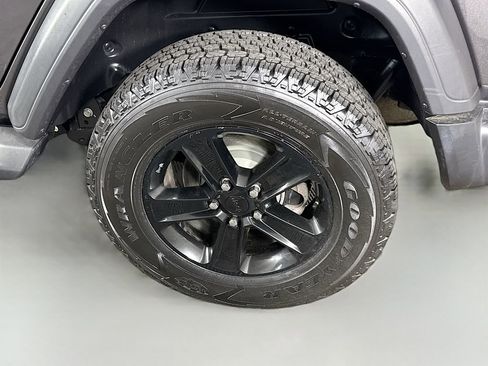 Used 2021 Jeep Wrangler Unlimited Sport image 32