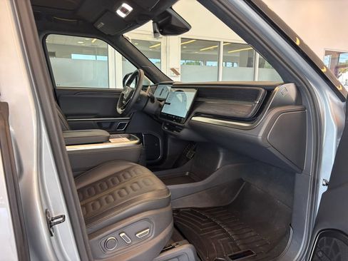 Used 2024 Rivian R1S Adventure AWD/4WD image 18