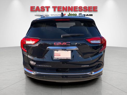 Used 2024 GMC Terrain Denali w/ Black Diamond Edition image 4