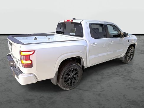 New 2026 Nissan Frontier SV w/ Tow Package AWD/4WD image 4
