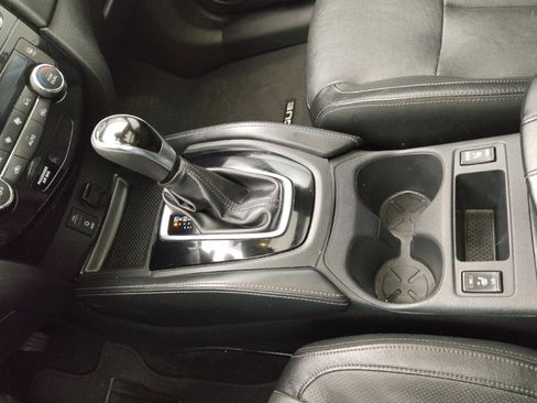 Used 2017 Nissan Rogue SL w/ SL Premium Package image 26