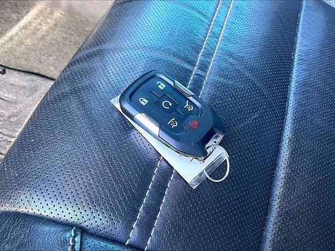 Used 2017 GMC Yukon Denali w/ Open Road Package image 11