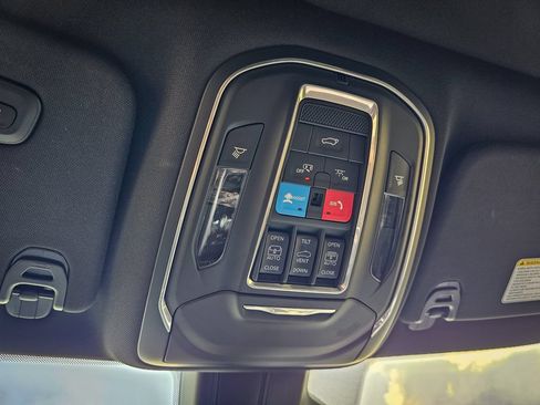 Used 2025 Jeep Wagoneer Series II AWD/4WD image 33