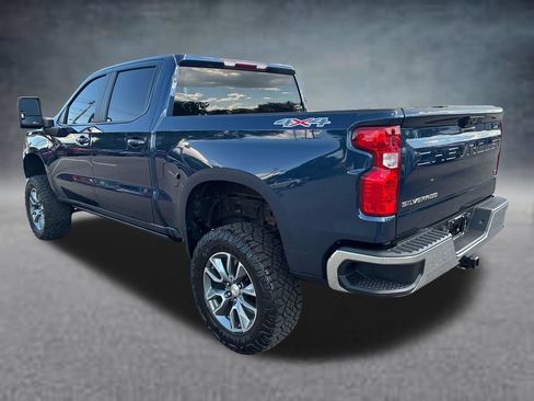 Used 2022 Chevrolet Silverado 1500 LT AWD/4WD image 8