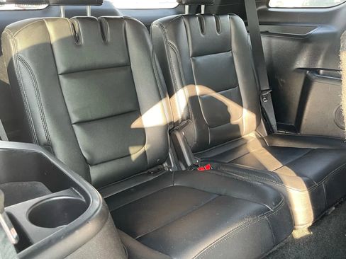 Used 2016 Ford Explorer XLT w/ Equipment Group 202A image 16