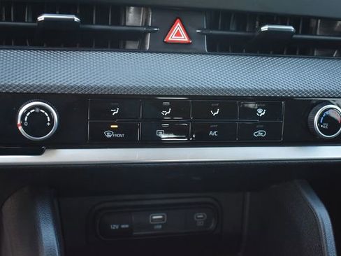Used 2025 Kia Sportage LX image 26