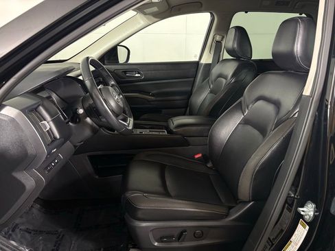 Used 2023 Nissan Pathfinder SL image 16