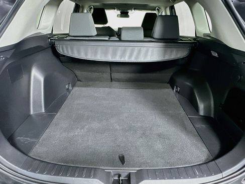 Used 2021 Toyota RAV4 XLE w/ Convenience Package FWD image 31